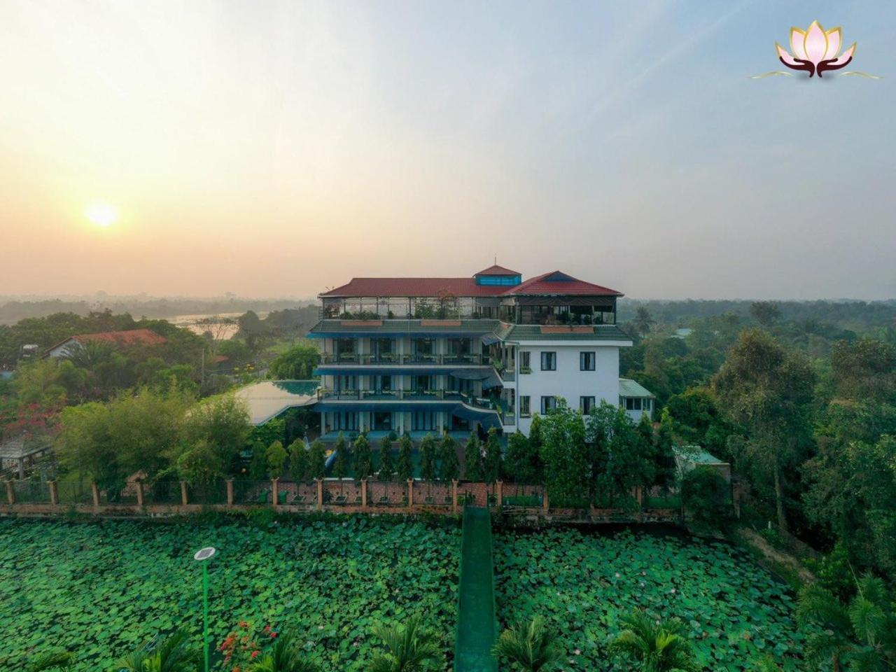Khu Nghi Duong Huong Sen - Binh My, Cu Chi Hotel 3*